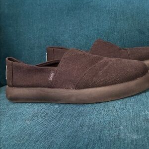 TOMS Classic Black Canvas Slip-Ons with Mallow Sole